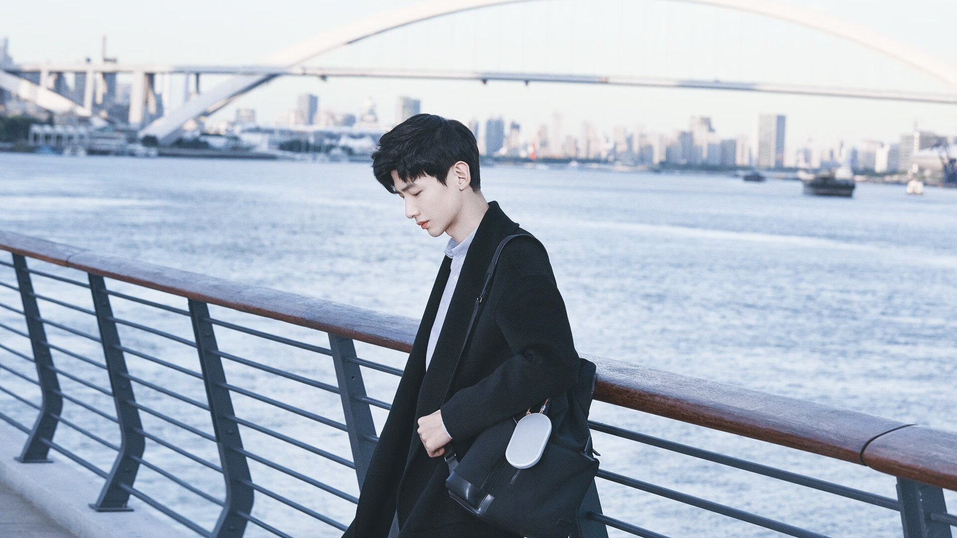 双重奏，绿茵场上的逆袭交响与绝对掌控